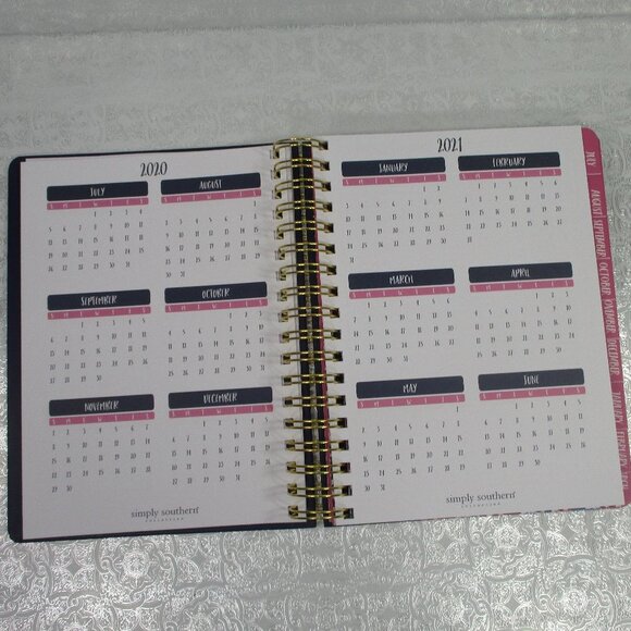 SIMPLY SOUTHERN 2020-2021 Planner - Picture 4 of 11